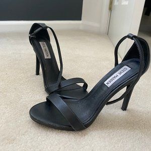 STEVE MADDEN BLACK HEELS